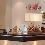 Palais Des Fleurs Restaurant La Cremaillere 酒店 艾克斯莱班