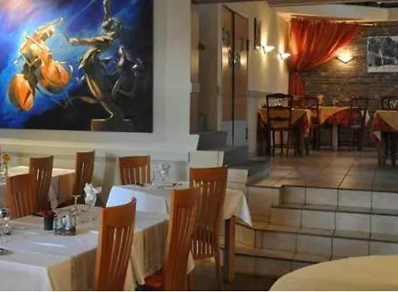 Palais Des Fleurs Restaurant La Cremaillere エクスレバン