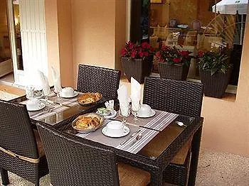 Palais Des Fleurs Restaurant La Cremaillere エクスレバン