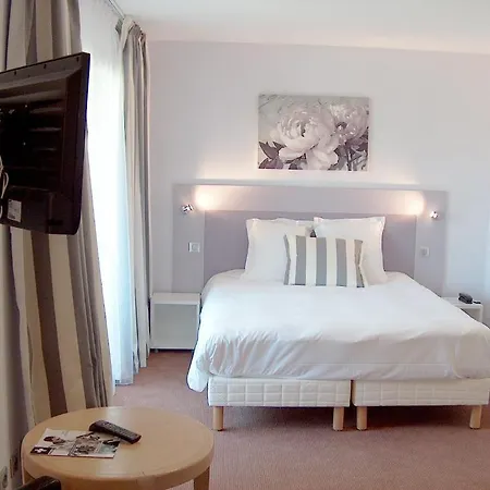 ホテル Palais Des Fleurs Restaurant La Cremaillere 3*